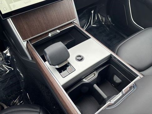 New 2026 Land Rover Range Rover Long Wheelbase SE image 29