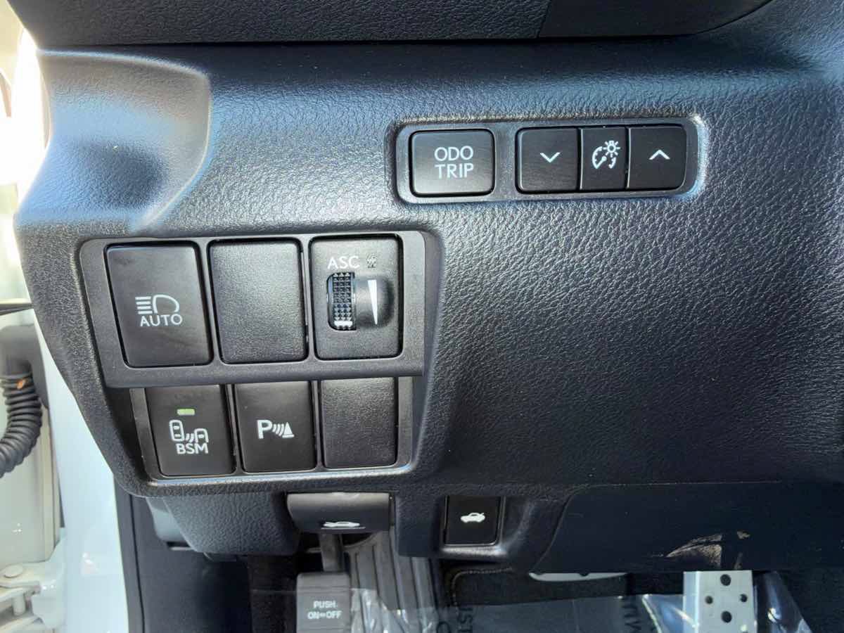 Used 2020 Lexus IS 300 F Sport w/ Blackline Edition RWD image 17