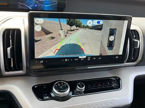 Used 2025 Ford Expedition Active RWD image 22