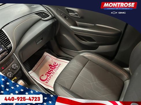 Used 2022 Chevrolet Trax LT w/ LT Convenience Package image 26