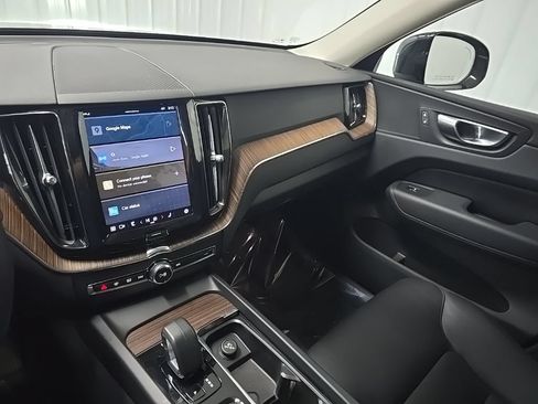 Used 2023 Volvo XC60 B5 Plus w/ Climate Package AWD/4WD image 29