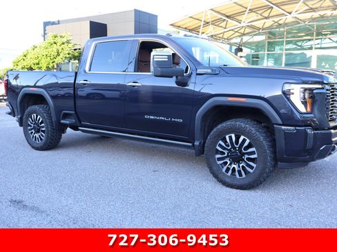 Used 2024 GMC Sierra 2500 Denali Ultimate w/ Max Trailering Package AWD/4WD image 11