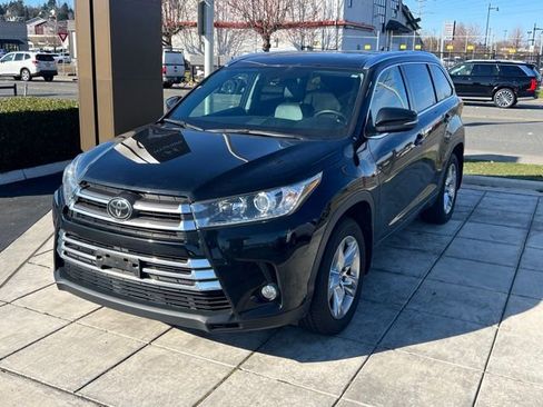 Used 2018 Toyota Highlander Limited image 3