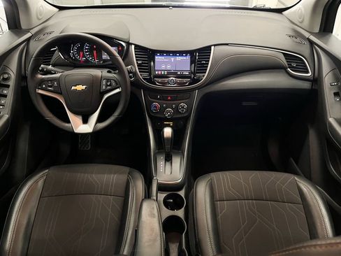 Used 2020 Chevrolet Trax LT w/ Redline Edition image 17