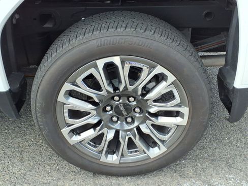 Used 2024 GMC Sierra 1500 Denali Ultimate AWD/4WD image 10