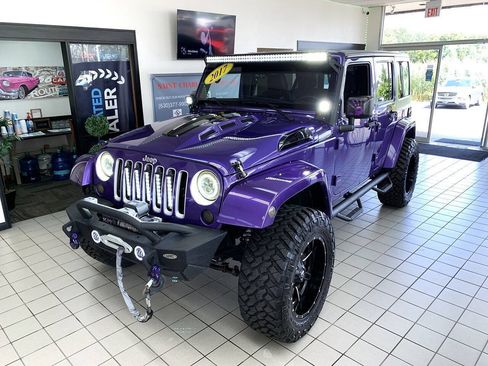 Used 2017 Jeep Wrangler Unlimited Sahara AWD/4WD image 6
