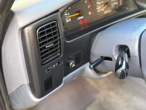 Used 1998 Toyota Tacoma 2WD Xtracab image 11