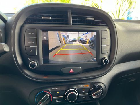 Used 2025 Kia Soul LX w/ LX Technology Package image 24