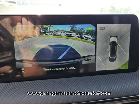 Used 2025 Nissan Kicks SR FWD image 9