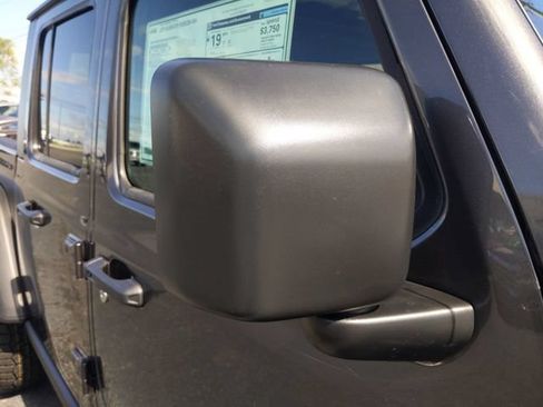 Used 2023 Jeep Gladiator Rubicon w/ Trailer Tow Package AWD/4WD image 13