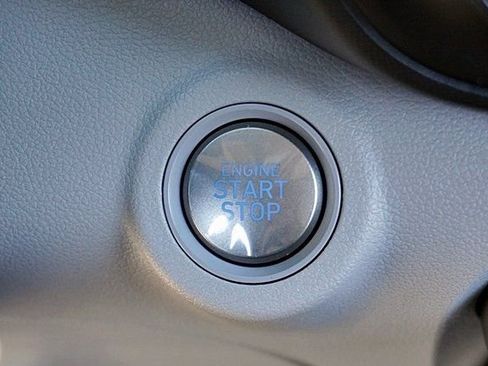 Certified 2026 Hyundai Venue SEL FWD image 30