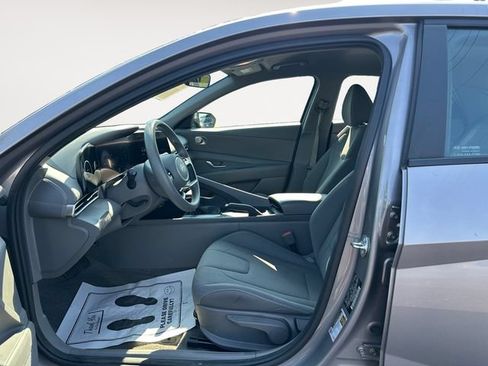 Used 2024 Hyundai Elantra SEL FWD image 9