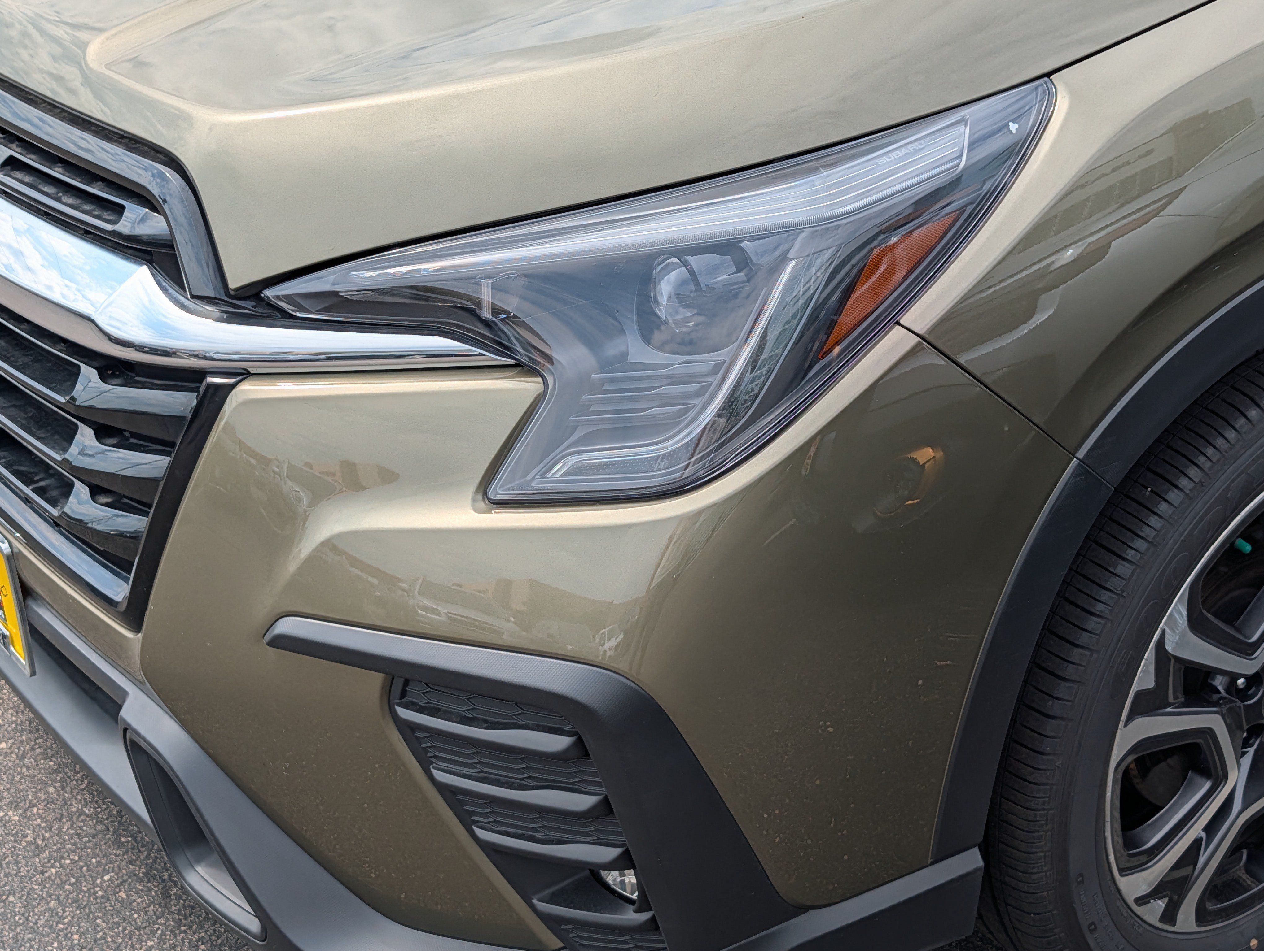 Used 2023 Subaru Ascent Limited w/ Technology Package AWD/4WD image 16
