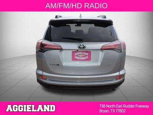 Used 2018 Toyota RAV4 LE FWD image 5