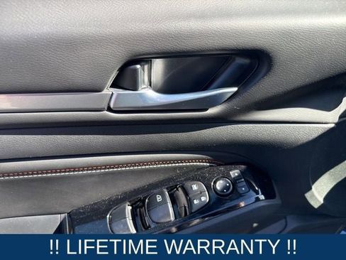Used 2023 Nissan Altima 2.5 SR w/ SR Premium Package image 12