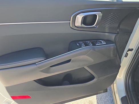 New 2026 Kia Sorento S FWD image 17