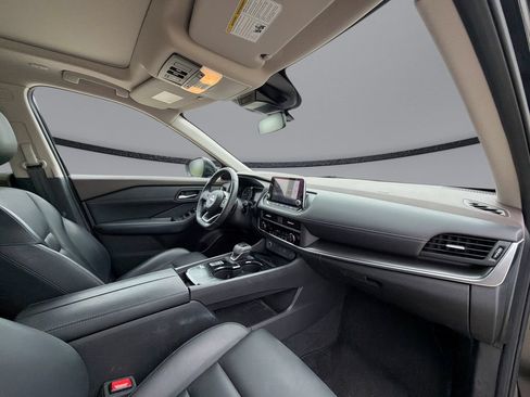 Used 2023 Nissan Rogue SV w/ SV Premium B Package FWD image 15