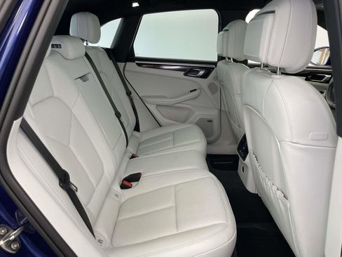 Used 2024 Porsche Macan image 21