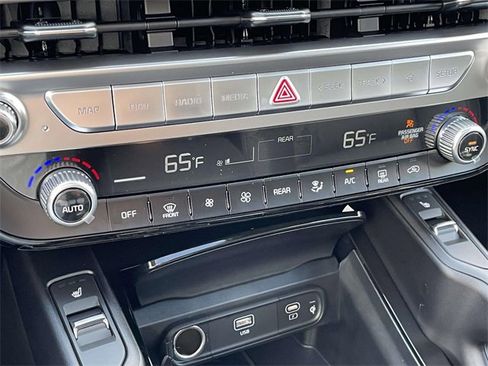 New 2025 Kia Telluride S image 38