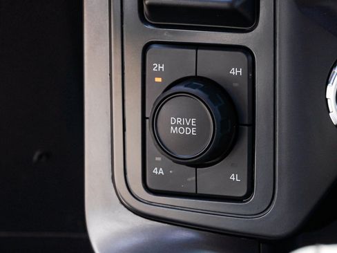 Used 2025 Ford F150 Lariat AWD/4WD image 39