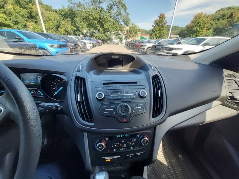 Used 2017 Ford Escape SE w/ SE Cold Weather Package AWD/4WD image 11