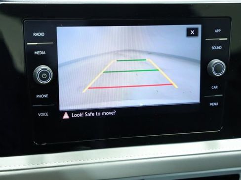 New 2025 Volkswagen Taos SE image 18