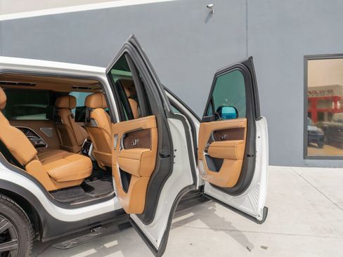 Used 2024 Land Rover Range Rover Long Wheelbase Autobiography image 60