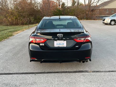 Used 2023 Toyota Camry SE image 4