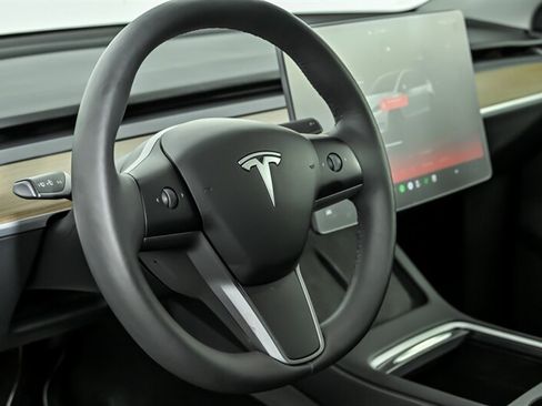Used 2022 Tesla Model Y Performance AWD/4WD image 19