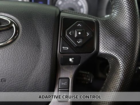 Used 2022 Toyota Tacoma TRD Sport w/ Technology Package image 3