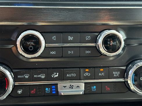 Certified 2024 Ford F250 Lariat w/ Chrome Package image 32