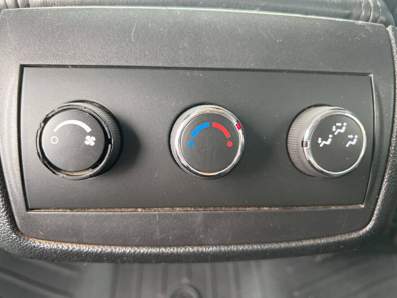 Used 2012 GMC Acadia SLE FWD image 11