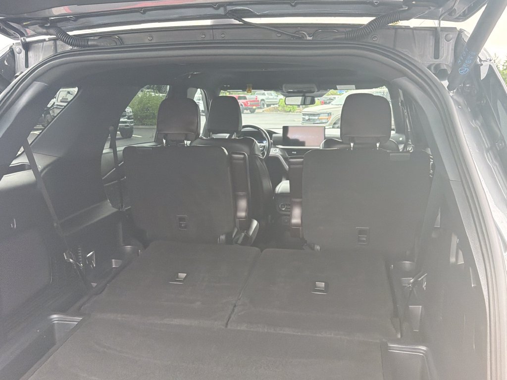 Used 2025 Ford Explorer Platinum w/ LUX Leather Package AWD/4WD image 22