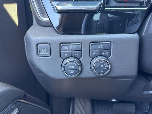 Used 2023 Chevrolet Silverado 1500 LT Trail Boss w/ Convenience Package II image 19