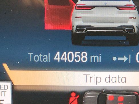 Certified 2023 BMW X7 xDrive40i w/ M Sport Package image 17