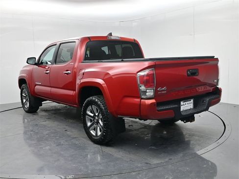 Used 2019 Toyota Tacoma Limited image 6