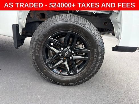 Used 2020 Chevrolet Silverado 1500 Custom Trail Boss w/ Custom Convenience Package AWD/4WD image 10
