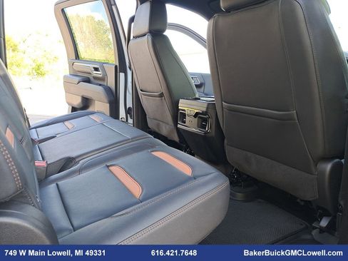 Used 2024 GMC Sierra 3500 AT4 image 11