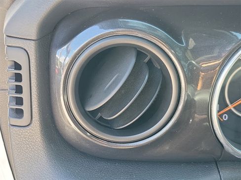 Used 2020 Jeep Wrangler Unlimited Sport image 28