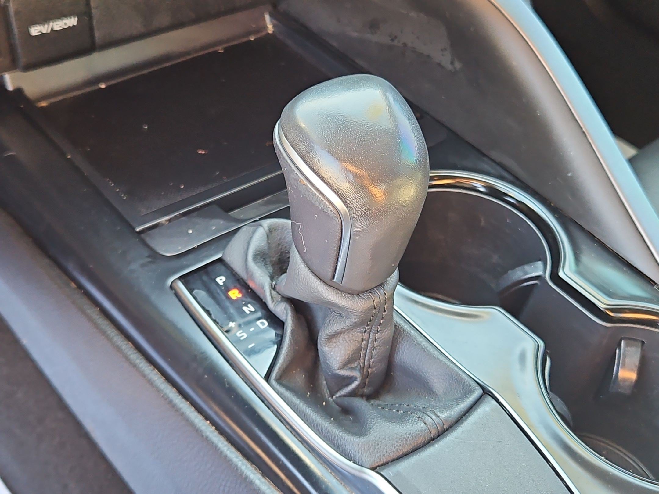 Used 2020 Toyota Camry SE FWD image 20