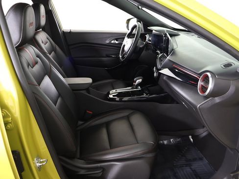 Used 2024 Chevrolet Trax RS image 28
