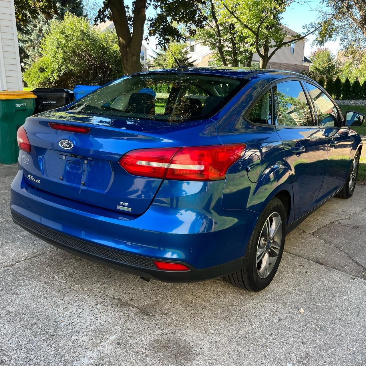 Used 2018 Ford Focus SE w/ SE Appearance Package FWD image 5
