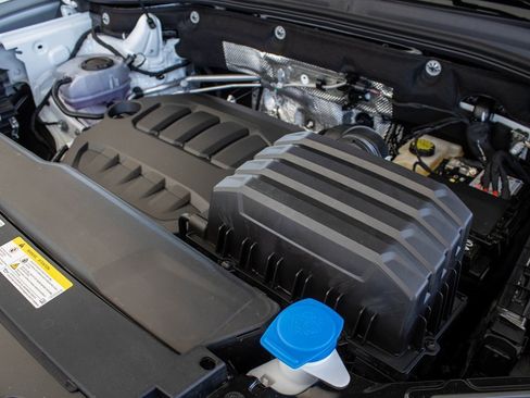 New 2025 Volkswagen Atlas Cross Sport SEL R-Line image 29