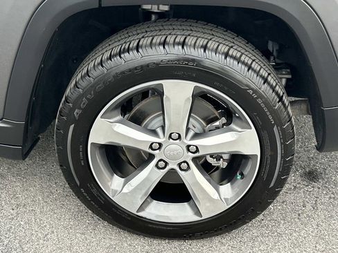 Used 2022 Jeep Grand Cherokee L Limited image 15