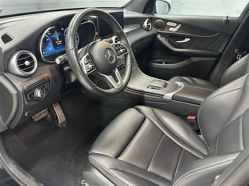 Used 2022 Mercedes-Benz GLC 300 4MATIC image 2