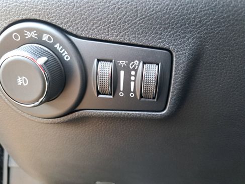 New 2026 Jeep Compass Latitude AWD/4WD image 23