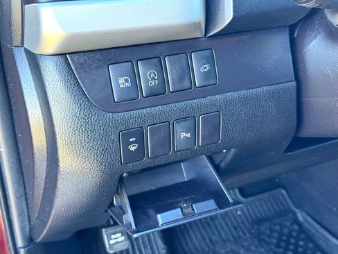 Used 2019 Toyota Highlander Limited image 15