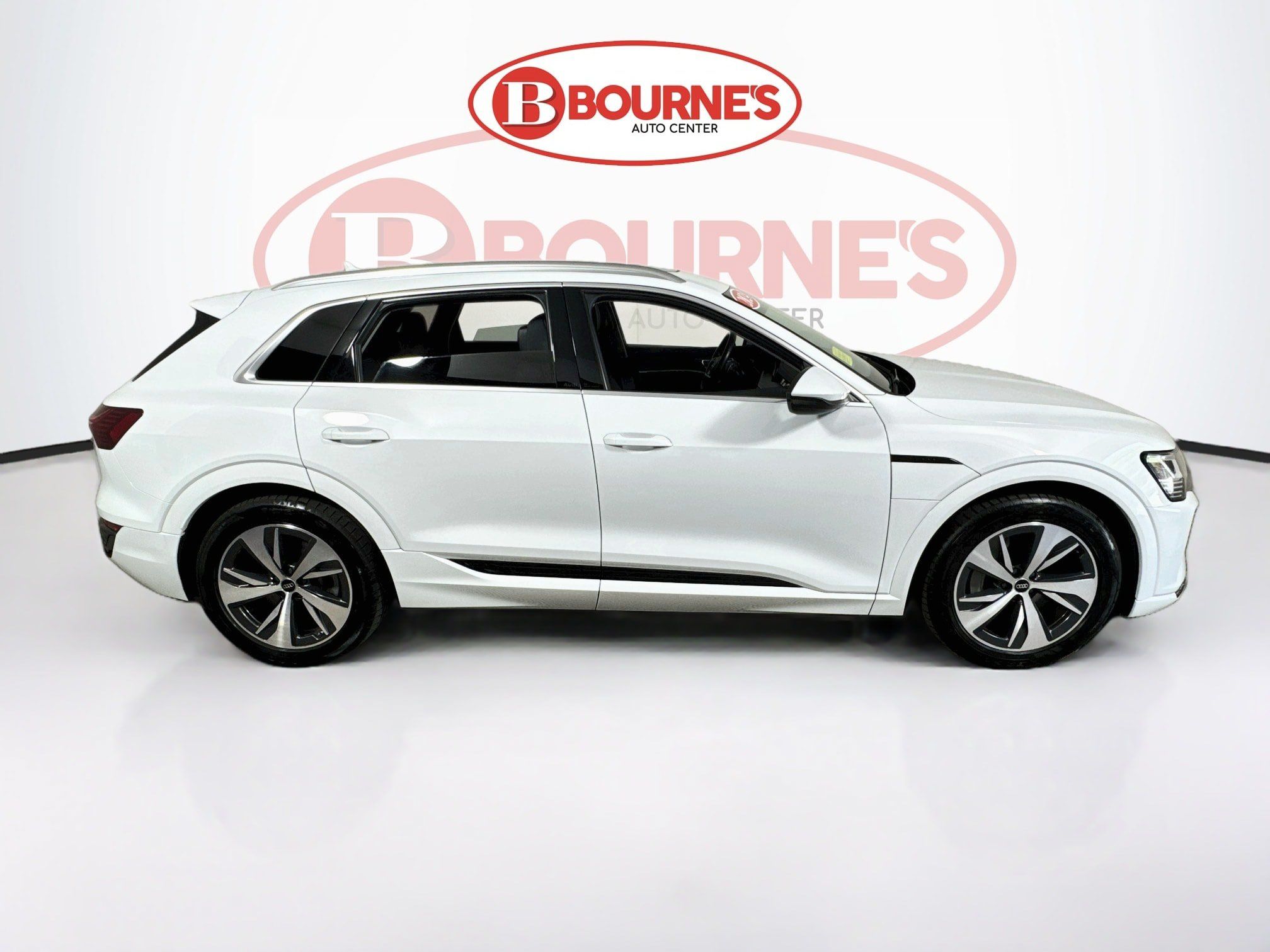 Used 2024 Audi Q8 e-tron Premium AWD/4WD image 12