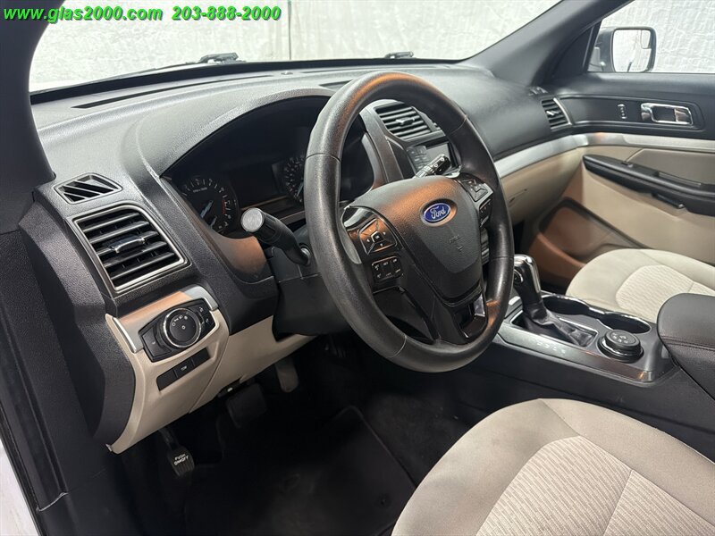 Used 2018 Ford Explorer 4WD w/ Class II Trailer Tow Package image 3