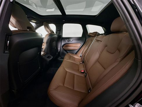 Used 2023 Volvo XC60 B5 Plus w/ Climate Package image 25